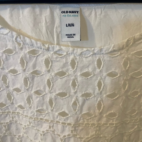 Old Navy - L - white detailed eyelet front top - Picture 2 of 2